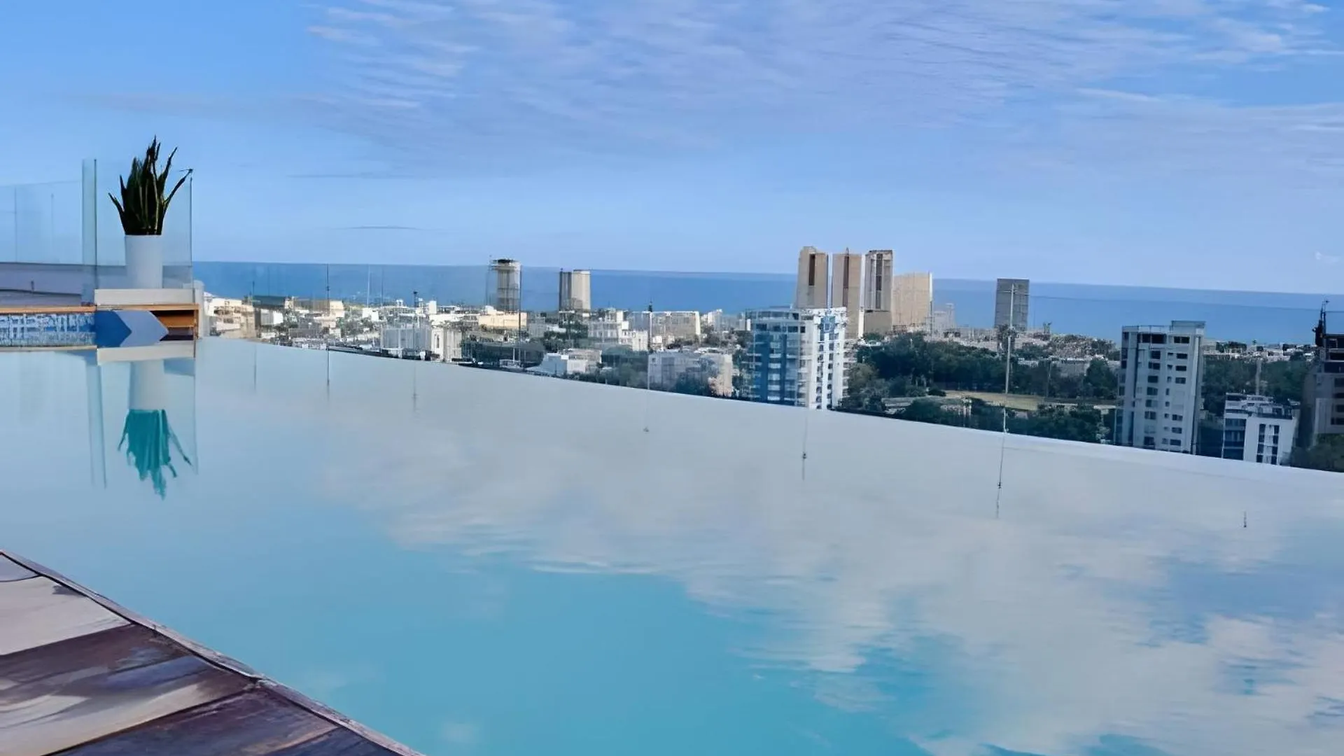 Luxe Studio Apt Infinity Pool Panoviews 100Mbwifi Villa Santo Domingo Dominican Republic